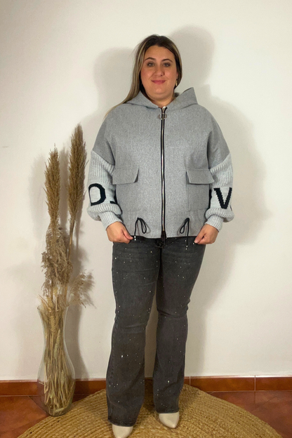 Chaqueta LOVE Gris